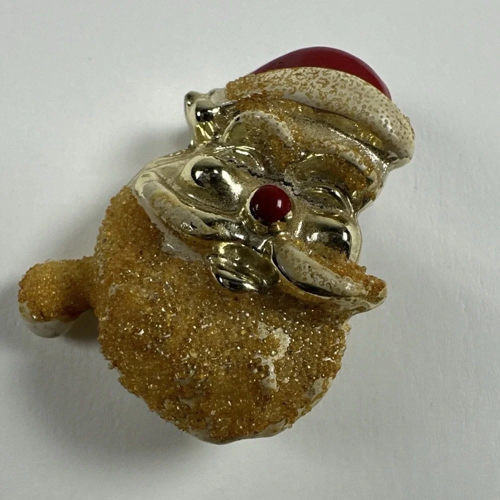 Vintage Rare Gold‎ Tone Santa Claus Face Brooch Pin Red Hat Christmas Jewelry